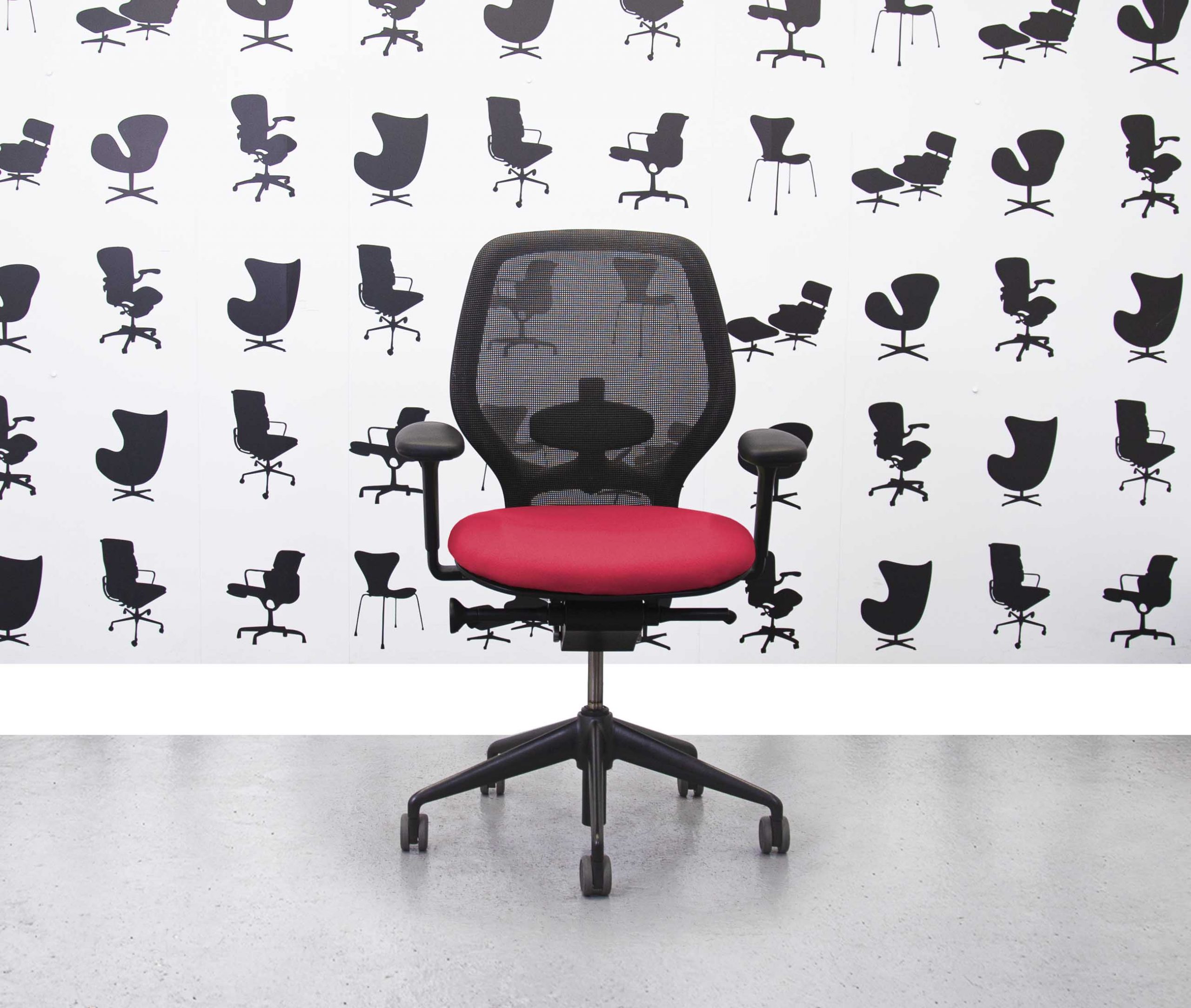 Refurbished Orangebox Ara Full Spec - Chrome Back - Black Mesh - Belize Fabric - Corporate Spec Refurbished Orangebox Ara Full Spec - Chrome Back - Black Mesh - Belize Fabric - Corporate Spec