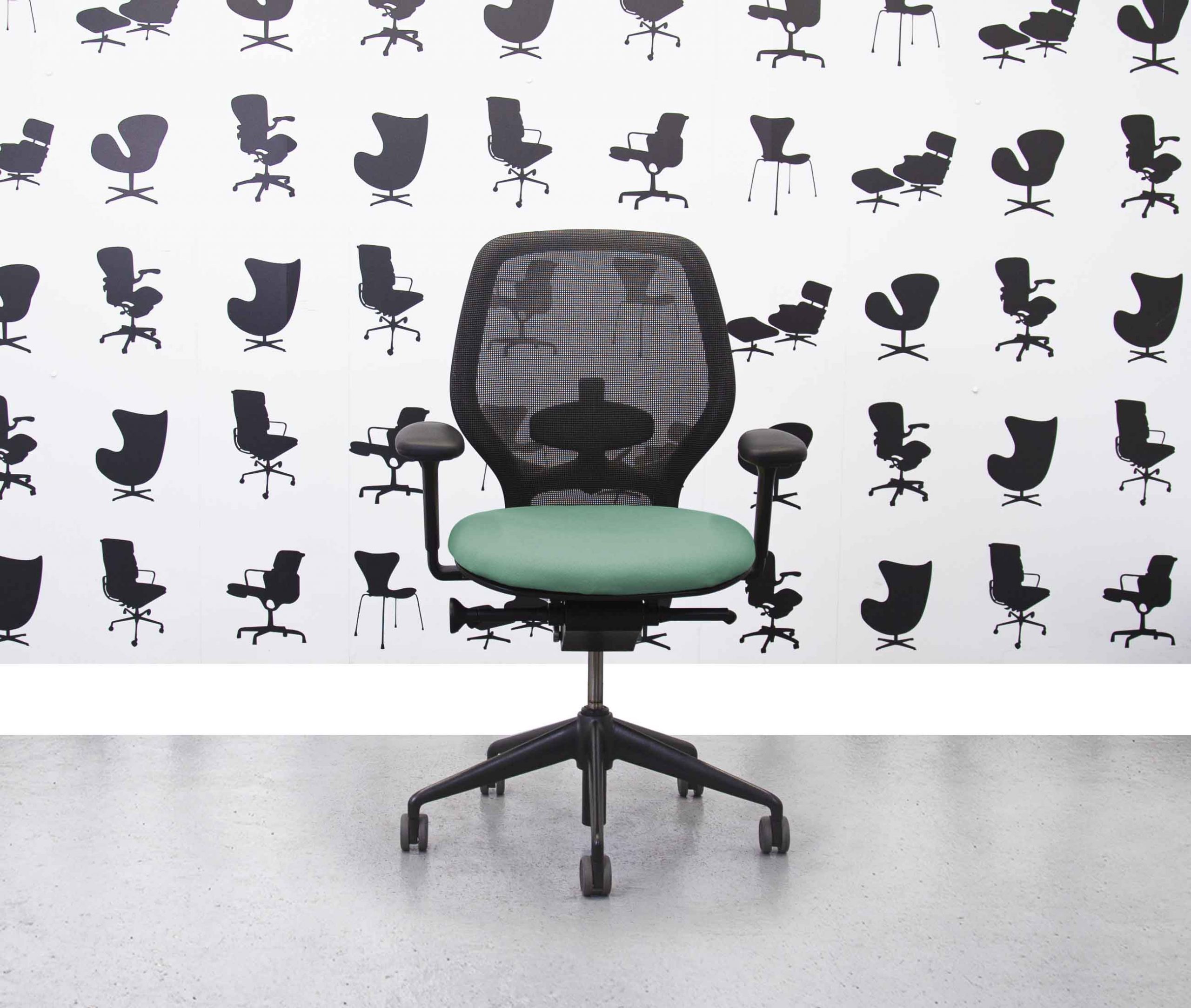 Refurbished Orangebox Ara Full Spec - Chrome Back - Black Mesh - Campeche Fabric - Corporate Spec Refurbished Orangebox Ara Full Spec - Chrome Back - Black Mesh - Campeche Fabric - Corporate Spec