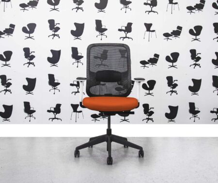Gereviseerde Orangebox Do - Wit frame - 2D armen met kantelbegrenzer - Lobster - Corporate Spec