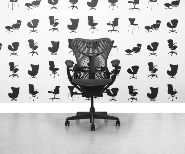 Gerenoveerde Herman Miller Mirra-stoel - Zwarte Mesh-zitting - Zwarte rug - Corporate Spec