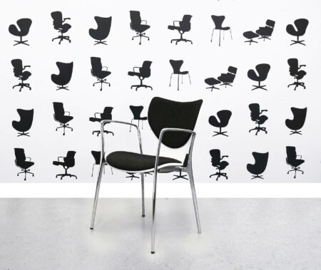 Refurbished Alaba - Corka by Jorge Pensi - Meeting Chair - White Plastic Back - Grey Seat - Corporate Spec 1