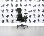 Gerenoveerde Herman Miller Embody - zwarte stof - grafiet frame - Corporate Spec 1
