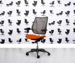 Gereviseerde Humanscale Liberty Task Chair - Chrome Grey Mesh - Lobster Red Seat - Corporate Spec 3