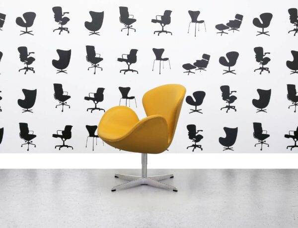 Refurbished Fritz Hansen ARNE JACOBSEN SWAN chair - Yellow Leather