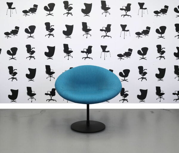 Refurbished Artifort - Globe Lounge Chair - Blue