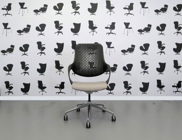 Refurbished Boss Design COZA- Grey fabric seat - Black Plastic Back