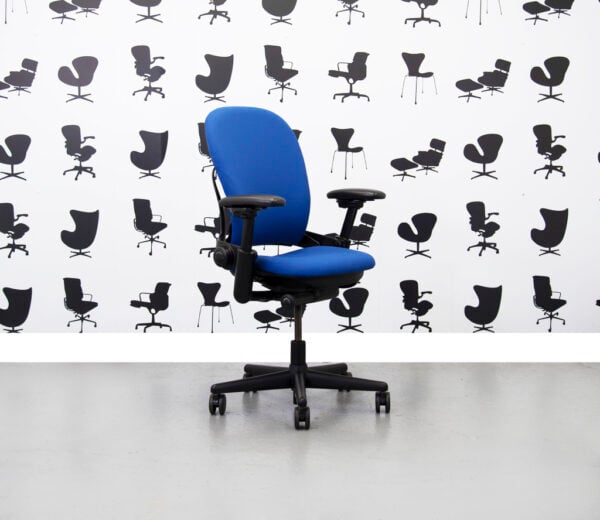 Refurbished Steelcase Leap V1 in Curacao