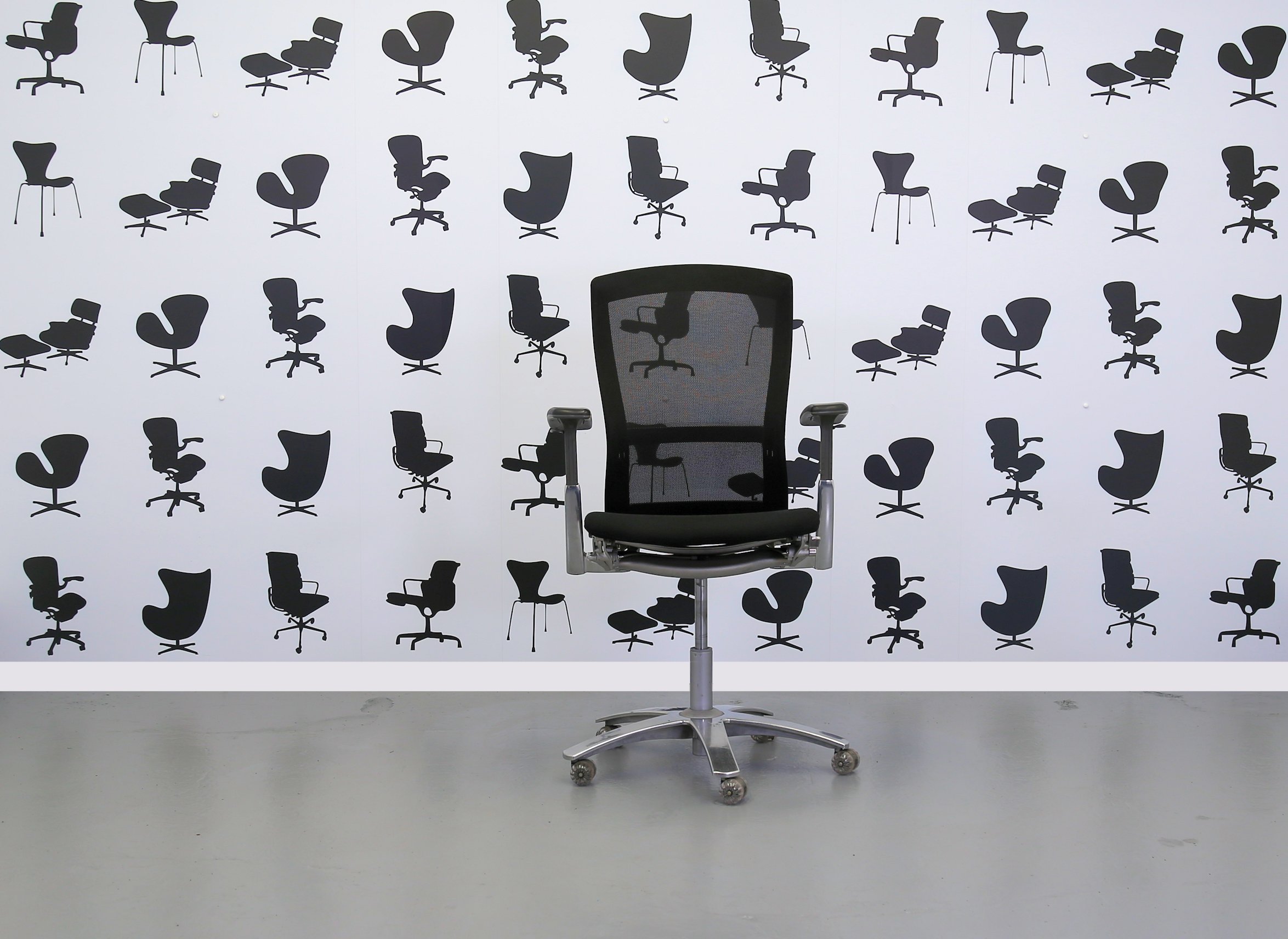 KNOLL LIFE - 32 - £209.99 (1) Refurbished Knoll Life - Black - Image 1
