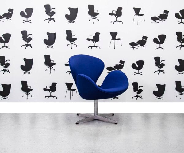 Refurbished Fritz Hansen ARNE JACOBSEN SWAN chair - Blue Fabric - Corporate Spec 1