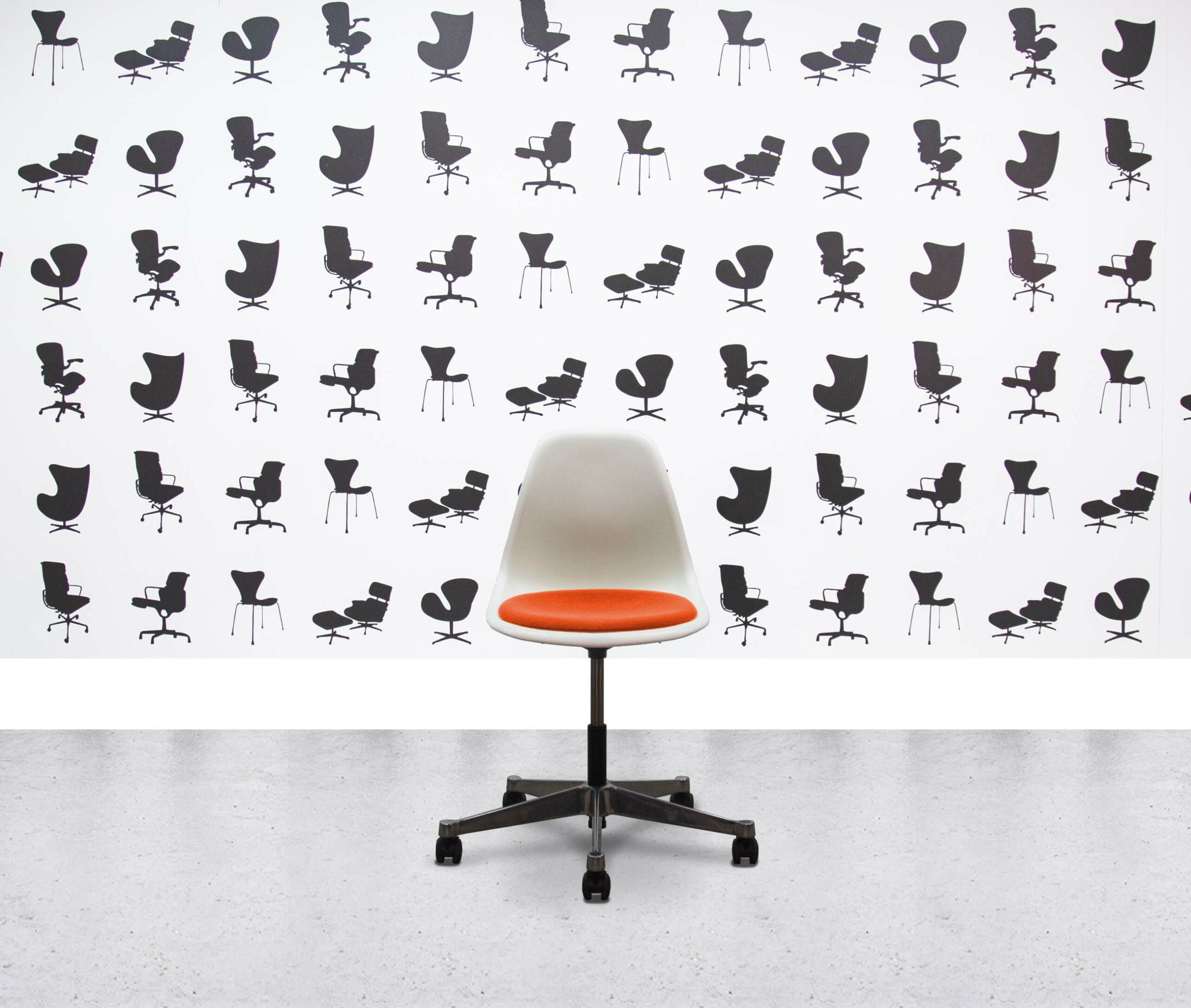 Vitra Eames Plastic Side Chair PSCC - White Shell - Olympic Seat1 Refurbished Vitra Eames Plastic Side Chair PSCC - White Shell - Olympic Seat - Image 1