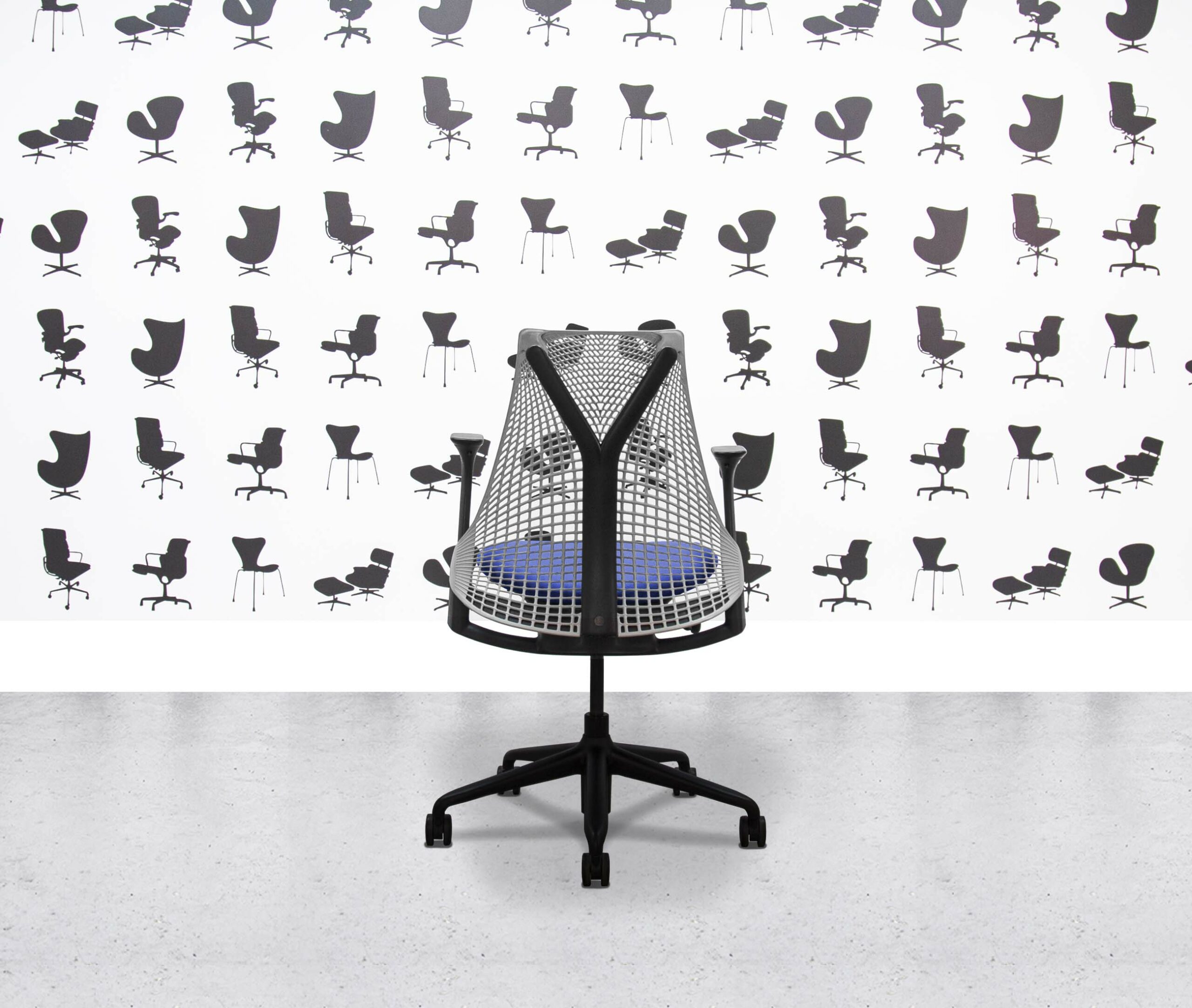 Herman Miller Sayl - Grey Mesh Back - Curacao Seat3 Refurbished Herman Miller Sayl - Grey Mesh Back - Curacao Seat - Image 3