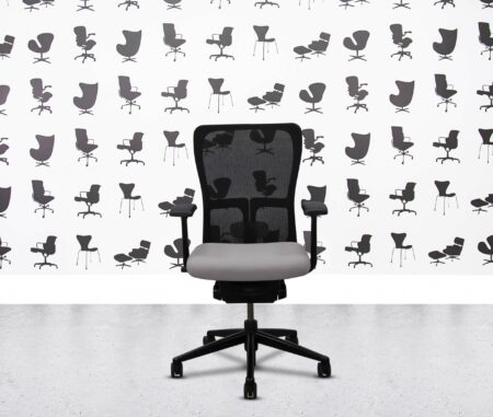 refurbished haworth zody desk chair black frame fixed arms costa (copy)