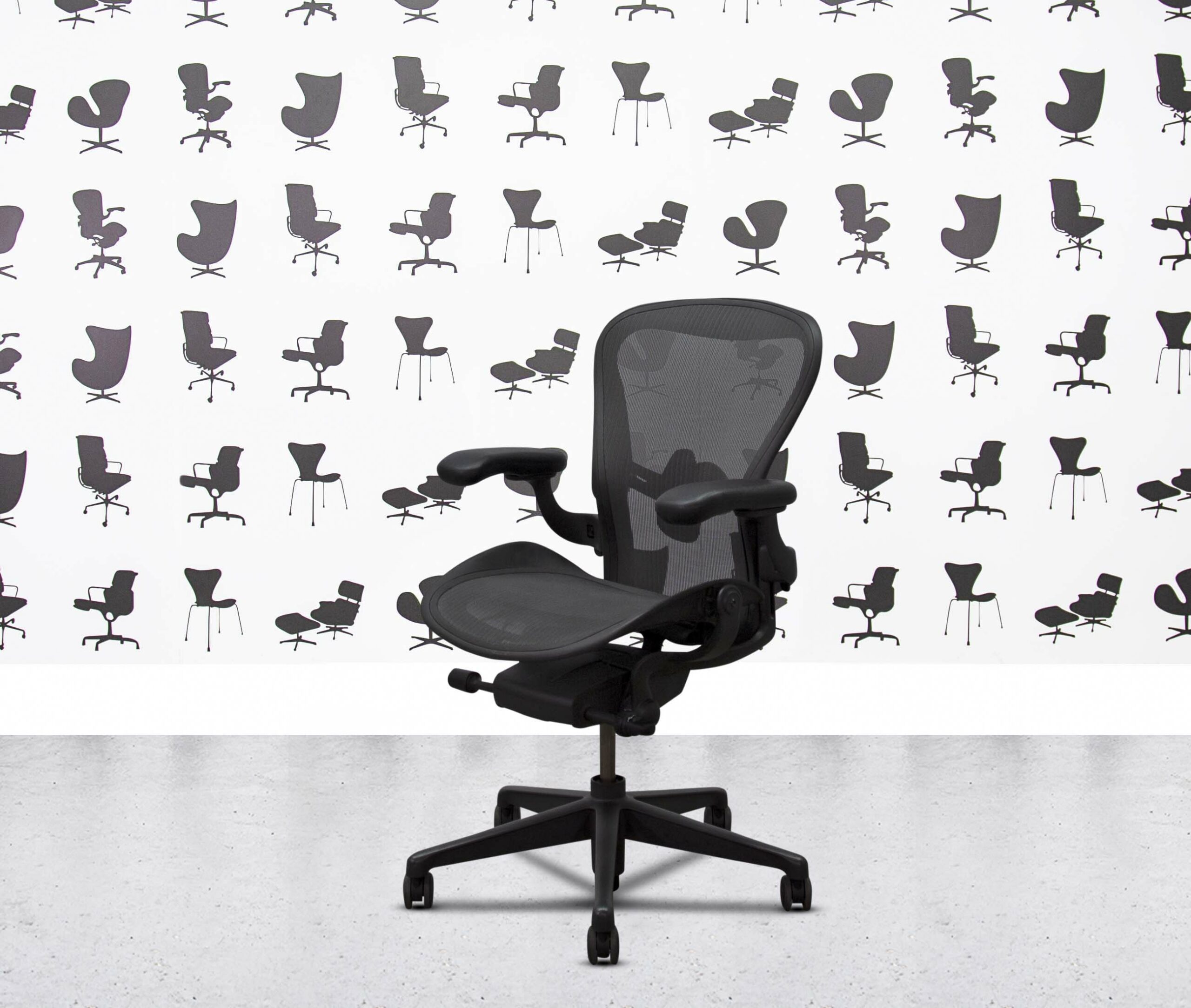 refurbished herman miller aeron remastered size b full spec graphite frame fixed lumbar black refurbished herman miller aeron remastered size b full spec graphite frame fixed lumbar black