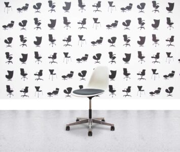 HOMEPAGE 69 Refurbished Vitra Eames Plastic Side Chair PSCC - White Shell - Polished Aluminium - Paseo