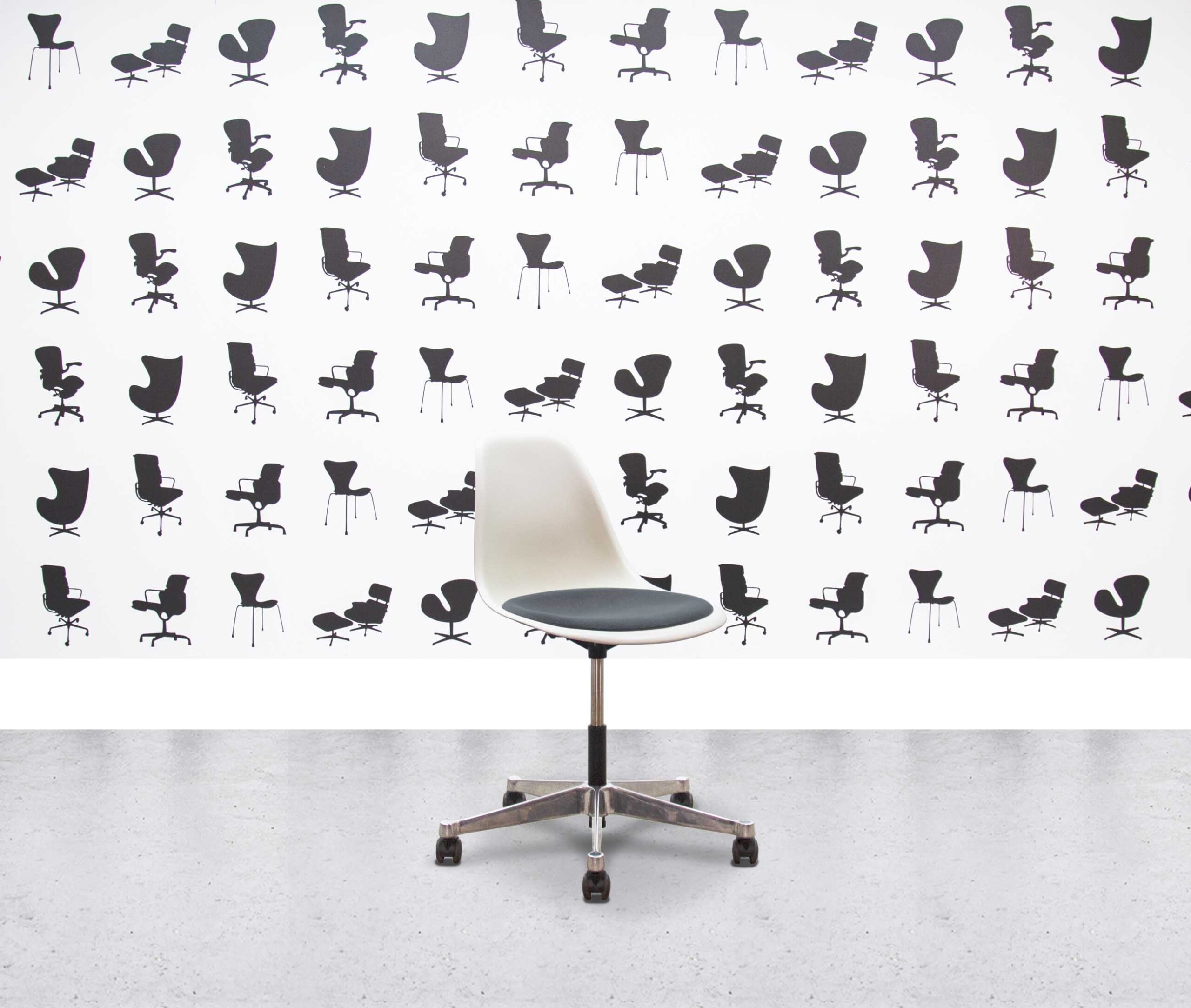 Refurbished Vitra Eames Plastic Side Chair PSCC - White Shell - Polished Aluminium - Paseo4 Refurbished Vitra Eames Plastic Side Chair PSCC - White Shell - Polished Aluminium - Paseo
