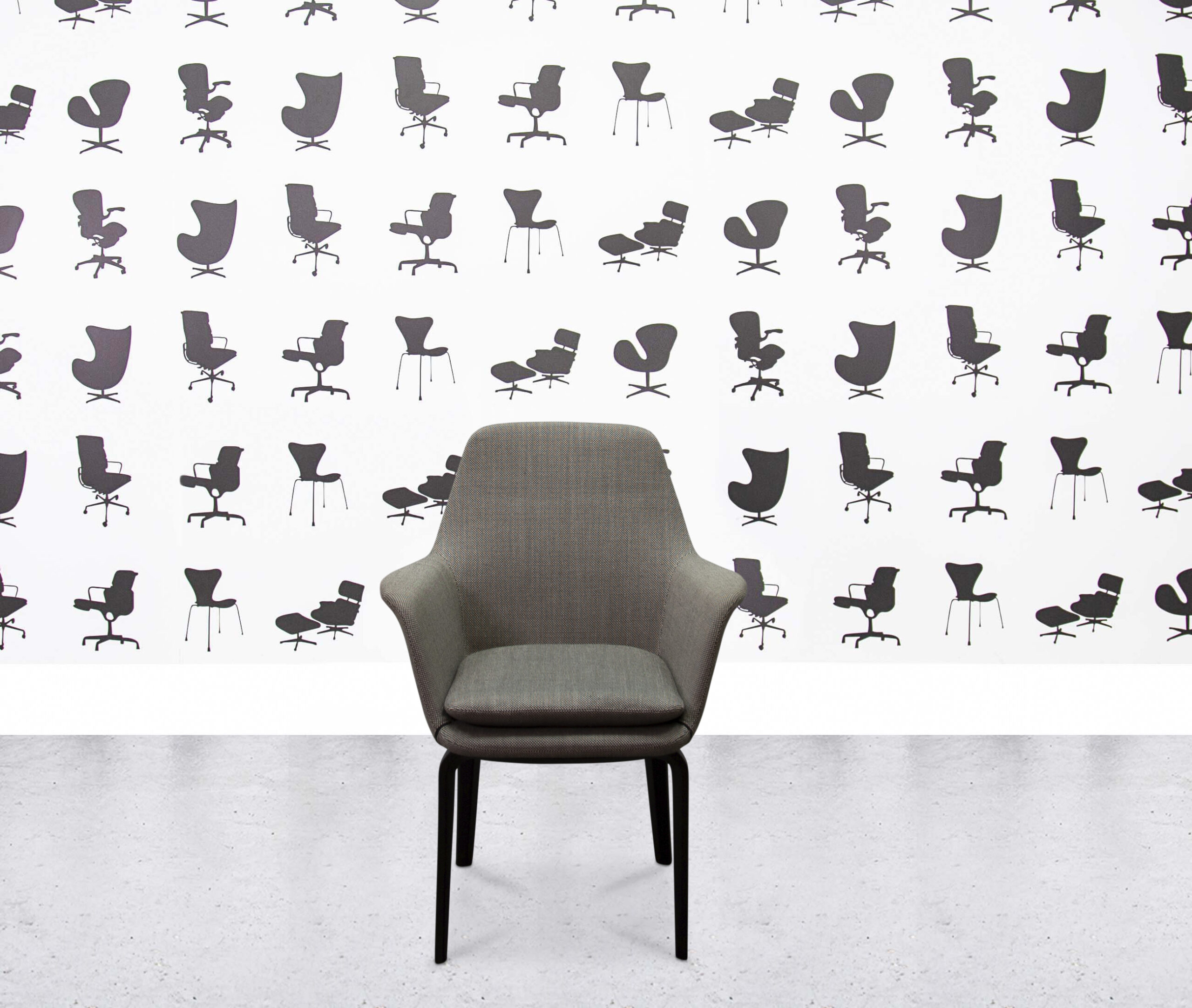 refurbished minotti york lounge chair khaki fabric refurbished minotti york lounge chair khaki fabric