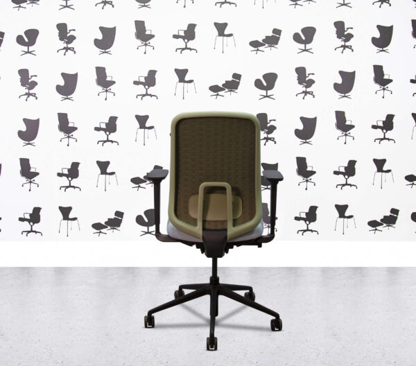 Refurbished Boss Design - Sia Task Chair - Green Cloud Mesh - Baby Blue Seat2