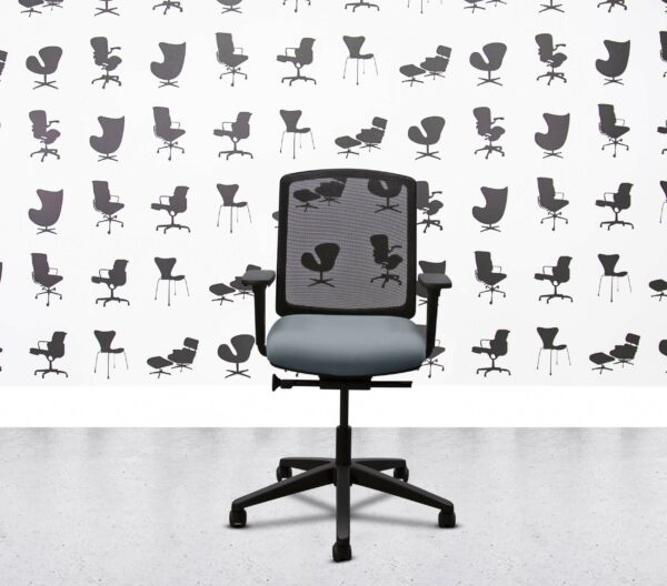 Refurbished Boss Vite - Mesh Back - Black Frame - No Lumbar - Multi Colour1