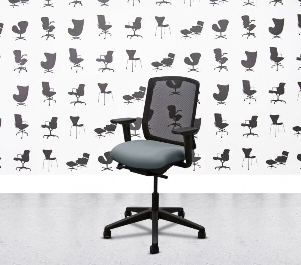 Refurbished Boss Vite - Mesh Back - Black Frame - No Lumbar - Multi Colour