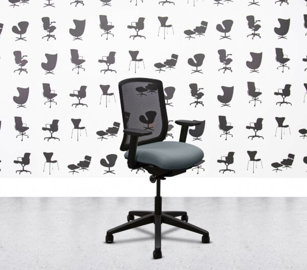 Refurbished Boss Vite - Mesh Back - Black Frame - No Lumbar - Multi Colour3