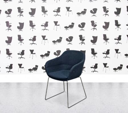 Refurbished Brunner Crona Lounge Chair - Blue Fabric