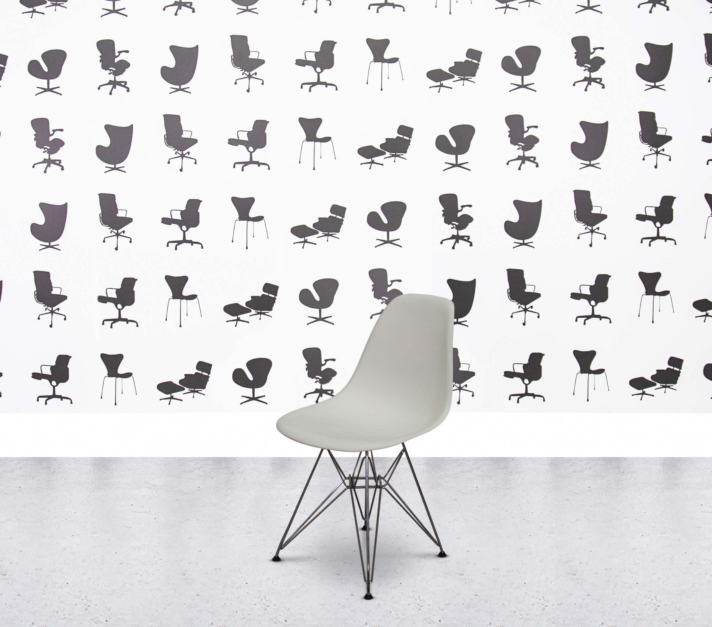 Refurbished Vitra Charles Eames DSR Chair - White 2 Refurbished Vitra Charles Eames DSR Chair - White