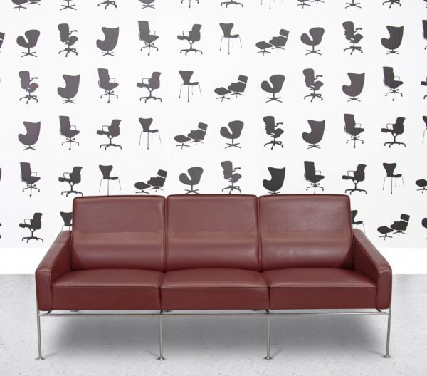 Refurbished Fritz Hansen 3300 and 3303 Armchair and Sofa Set - Berry Red Leather