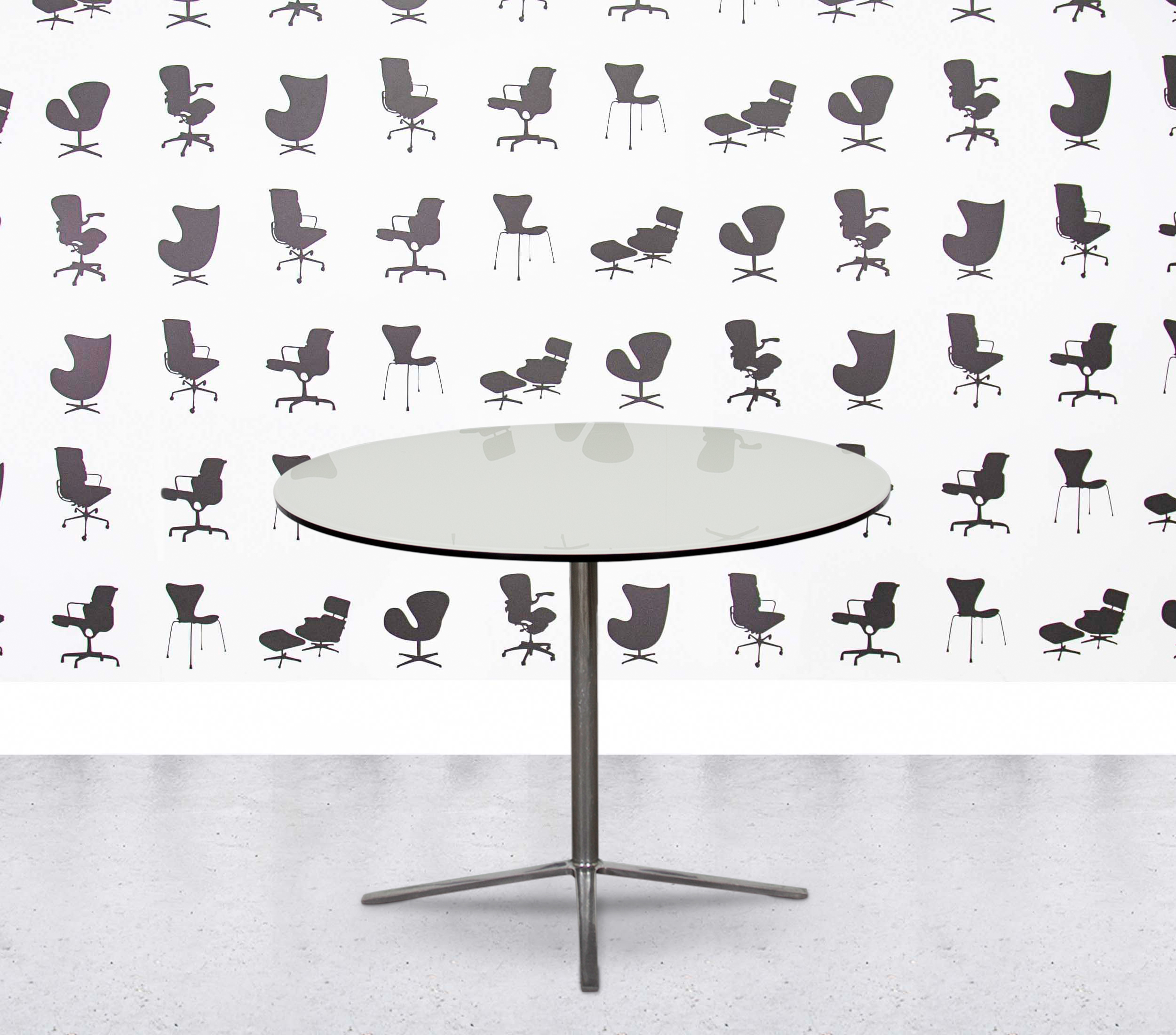 Refurbished B&B Italia Cosmos - 80cm Round Table - White Laminate Refurbished B&B Italia Cosmos - 80cm Round Table - White Laminate