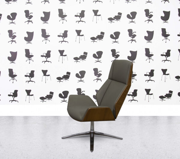 Refurbished Boss Design Kruze - High Back Swivel Lounge Chair - Almond Leather