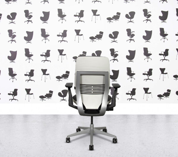 Refurbished Steelcase Gesture - Polished Aluminium - Black and Cream Fabric