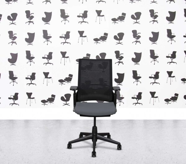Refurbished Ahrend 2020 Extra Verta - Black Frame - No Tilt Lock - Paseo