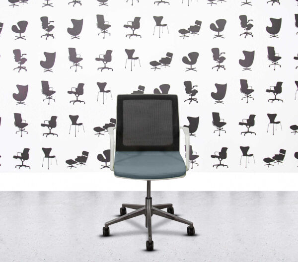 Refurbished Orangebox Workday - Chrome Base - White Frame - Paseo