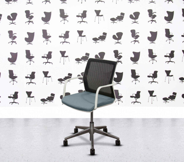 Refurbished Orangebox Workday - Chrome Base - White Frame - Paseo