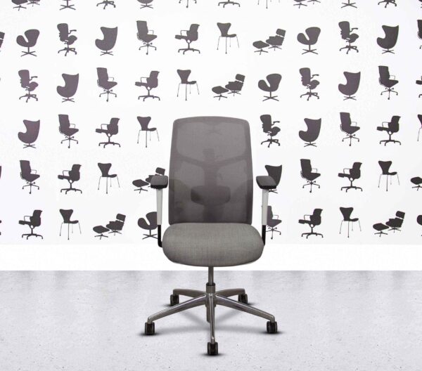 Refurbished Boss Design Tauro - Polished Aluminium - Grey Mesh and Seat