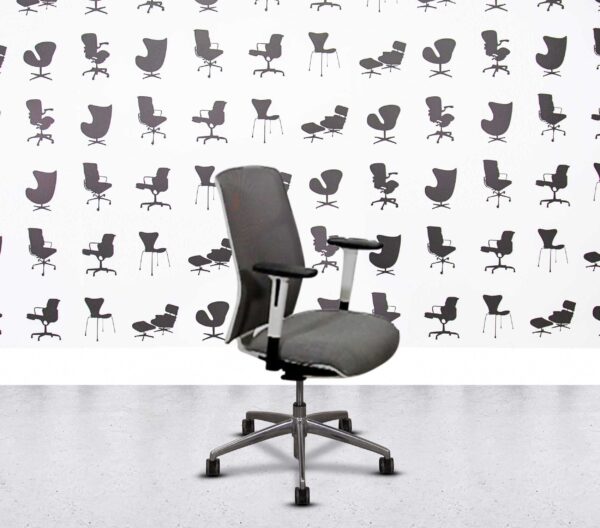 Refurbished Boss Design Tauro - Polished Aluminium - Grey Mesh and Seat