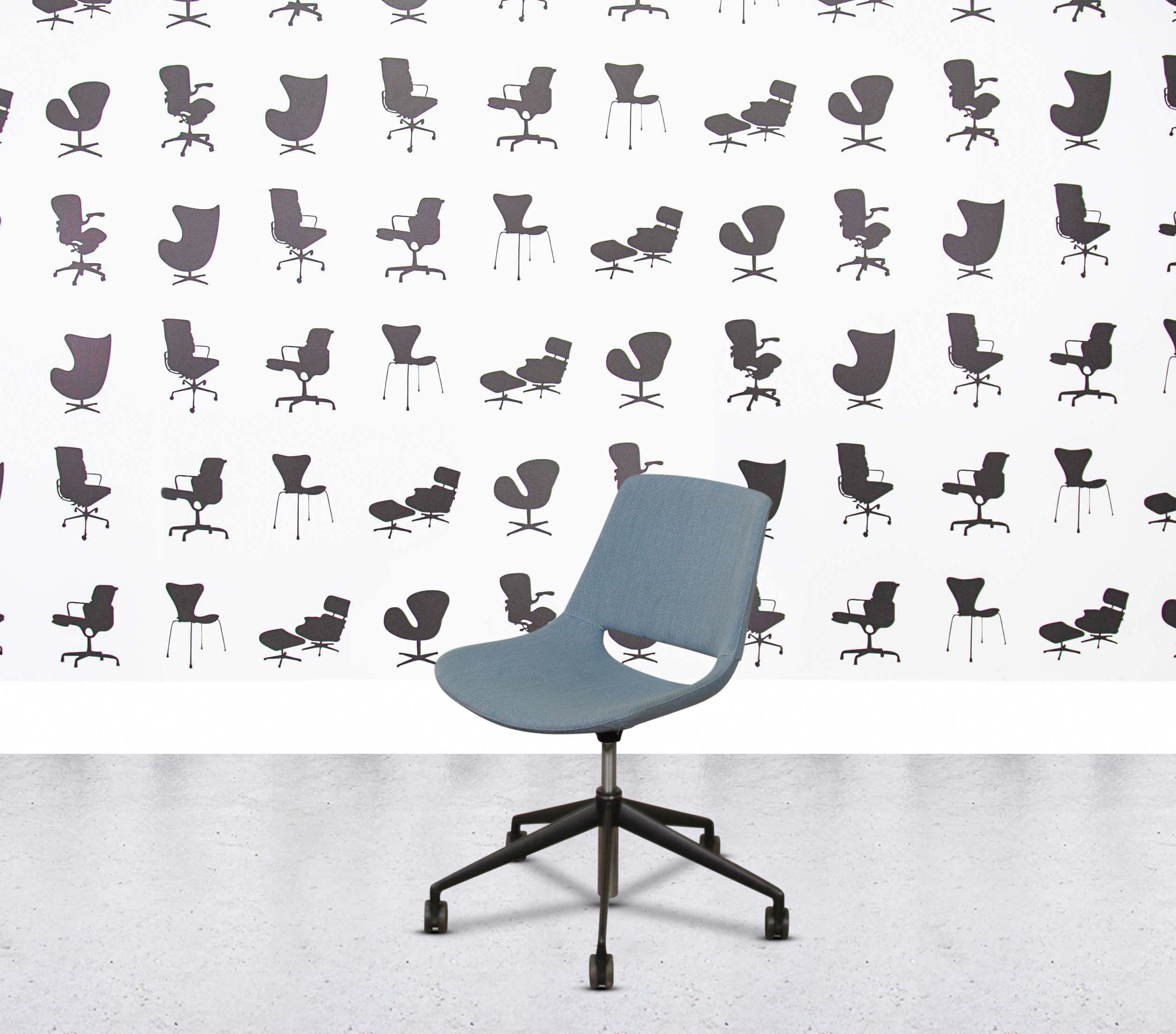 Refurbished Arper Palm 5 Ways - Baby Blue Fabric Refurbished Arper Palm 5 Ways - Baby Blue Fabric