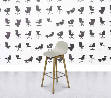 Refurbished Muuto Fiber Counter Stool - White Shell
