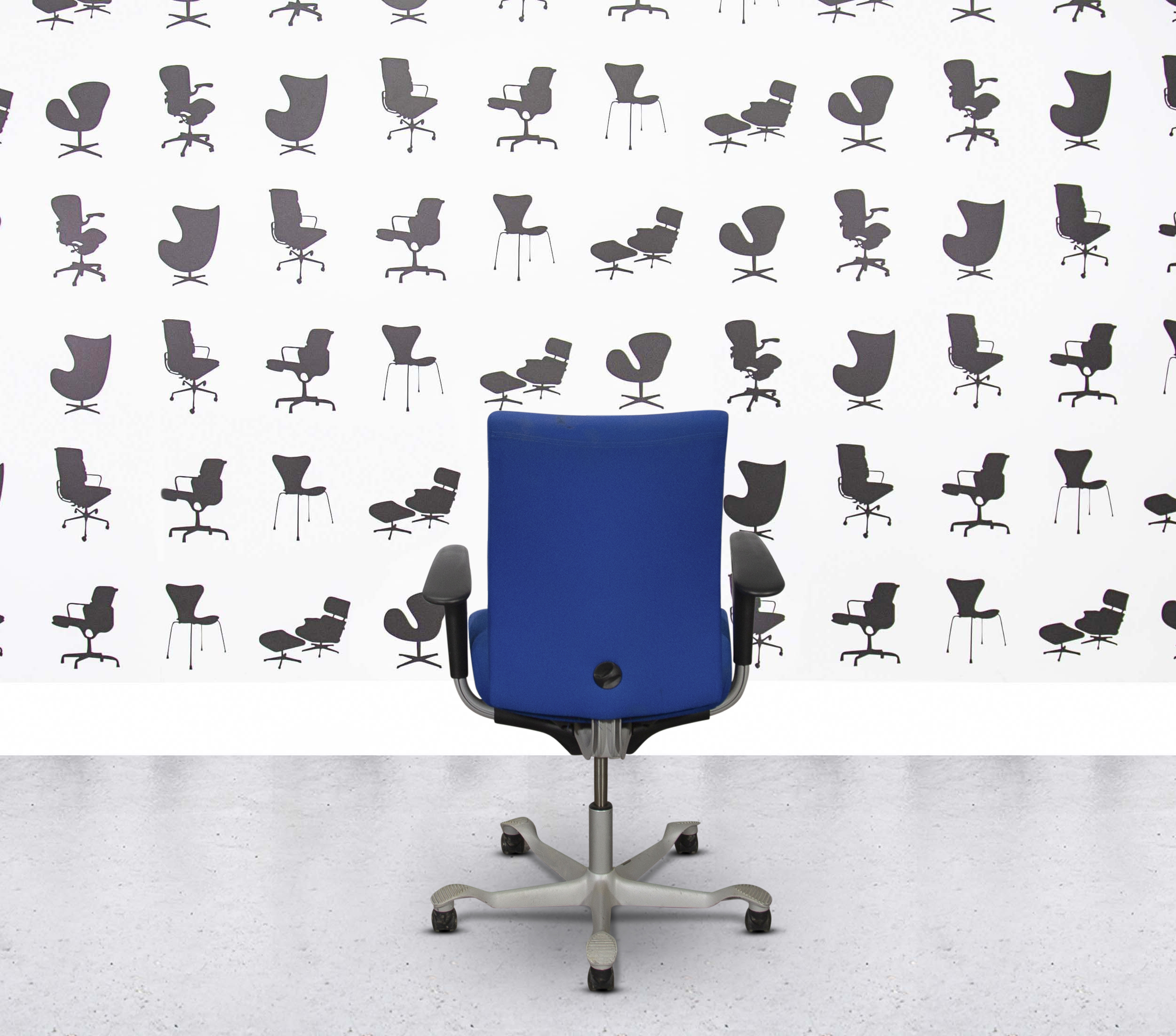 Refurbished HAG H04 Office Chair - White Base - Blue Fabric3 Refurbished HAG H04 Office Chair - White Base - Blue Fabric