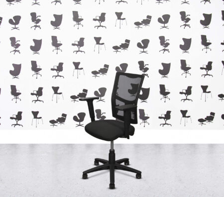 Refurbished Senator Torasen Mercury Mesh Task Chair - Black