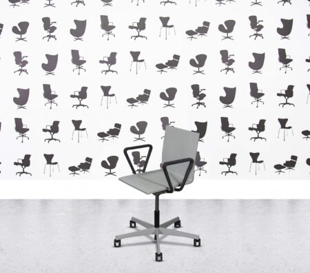 Refurbished Vitra .04 Armchair - Grey